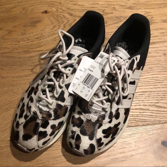 Sneakers - Picture 1 of 5